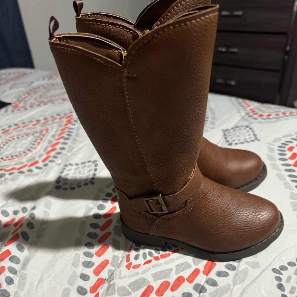 Boots girl